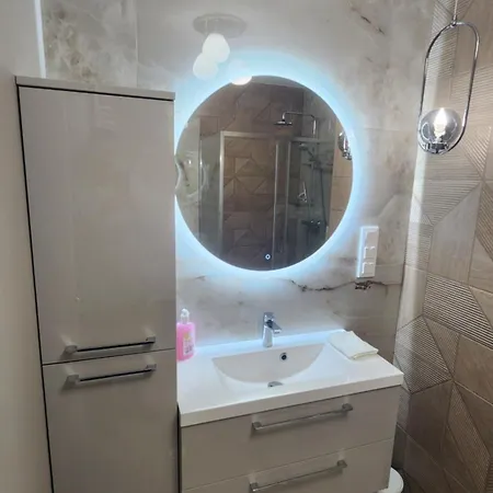 New 1-Bdrm Apt In Beautiful Krakow Exterior photo